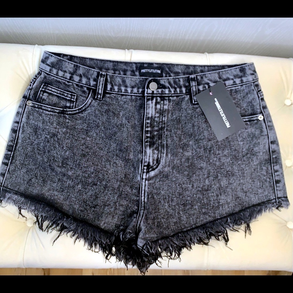 Black Acid Wash Frayed Hem Denim Shorts